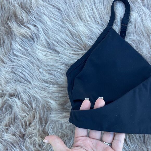 Fabletics Low Impact Criss-cross Cutout Front Bra - Picture 3 of 6